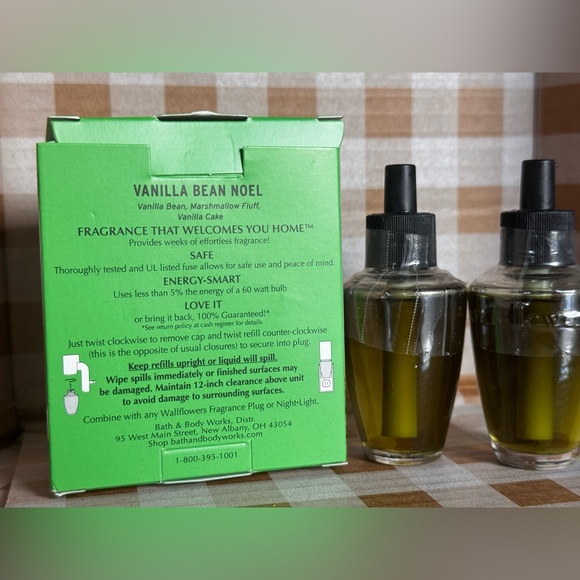 NEW B&BW Vanilla Bean Noel 2 pack of wallflower refills - Picture 2 of 2